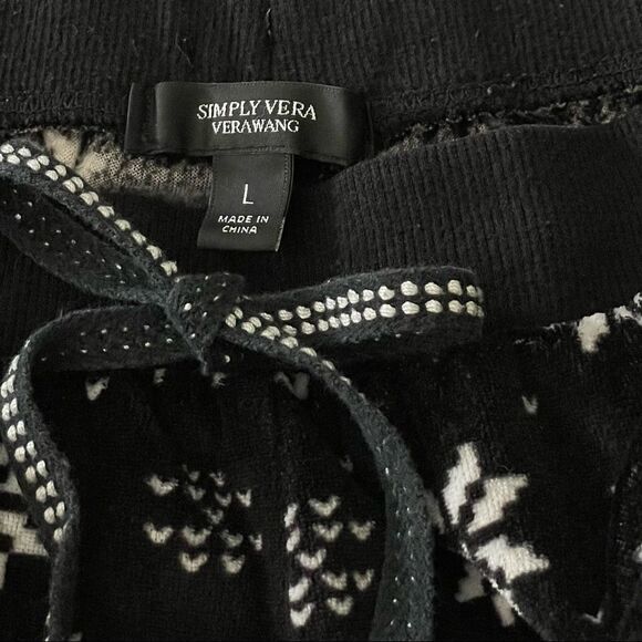 SIMPLY Vera Black Velour Snowflake w/Contrast Fabric Strip Down Leg Jogger Pant - Picture 4 of 5